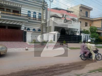 18 Marla Luxury House For Sale