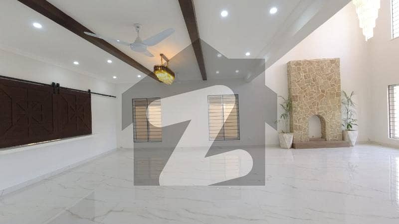 Luxury House For Sale in D-12/4
