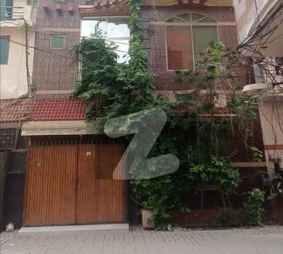 مرغزار آفیسرز کالونی لاہور میں 4 کمروں کا 5 مرلہ مکان 65.0 ہزار میں کرایہ پر دستیاب ہے۔