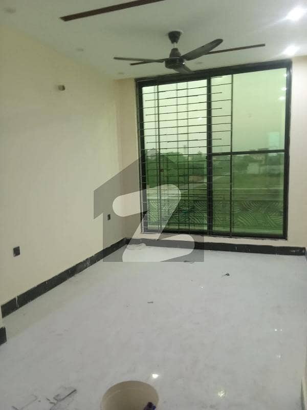 الحمرا ٹاؤن لاہور میں 6 کمروں کا 6 مرلہ مکان 1.5 لاکھ میں کرایہ پر دستیاب ہے۔ الحمرا ٹاؤن لاہور میں 6 کمروں کا 6 مرلہ مکان 1.5 لاکھ میں کرایہ پر دستیاب ہے۔