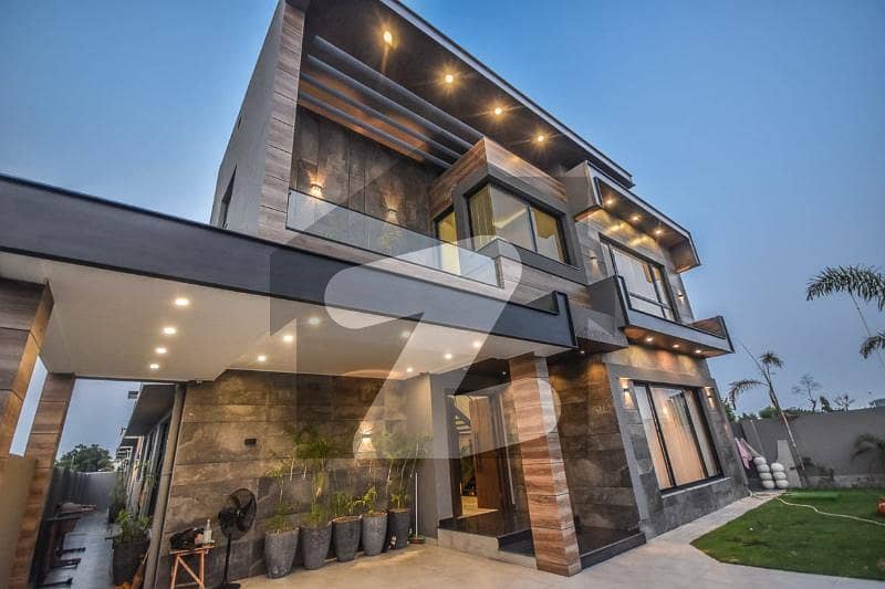 10 MARLA MODERN DESIGN HOUSE FOR RENT