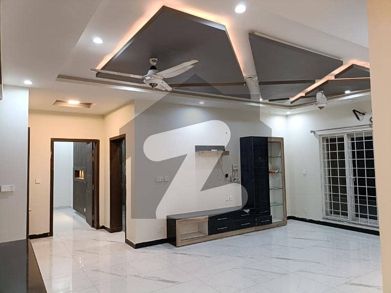 1 Kanal Beautiful Upper Portion Available For Rent 1 Kanal Beautiful Upper Portion Available For Rent