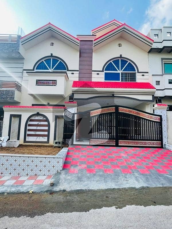 BRAND NEW HOUSE BRAND NEW HOUSE