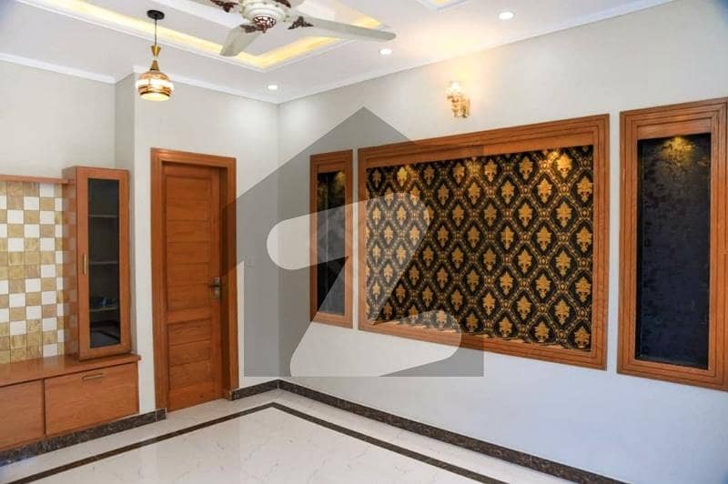 NEW HOUSE AT URGENT SALE INVESTOR PRICE IN G-13 ISLAMABAD