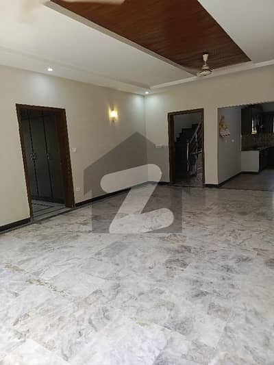 ڈی ایچ اے ڈیفینس فیز 1 ڈی ایچ اے ڈیفینس,اسلام آباد میں 3 کمروں کا 1 کنال بالائی پورشن 90.0 ہزار میں کرایہ پر دستیاب ہے۔