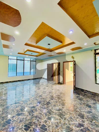 1 Kanal Vvip Upper Portion Fully Tiled Woodwork Ceiling