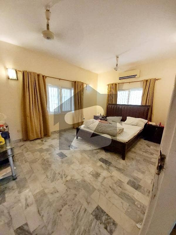 2000 Yards Bungalow Rent