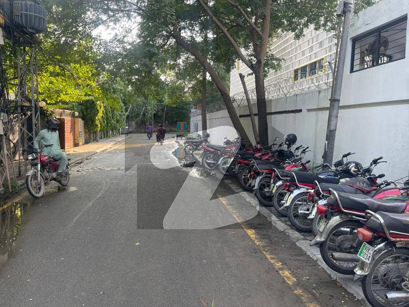 A Perfect Residential Plot Awaits You In Gulberg A Perfect Residential Plot Awaits You In Gulberg