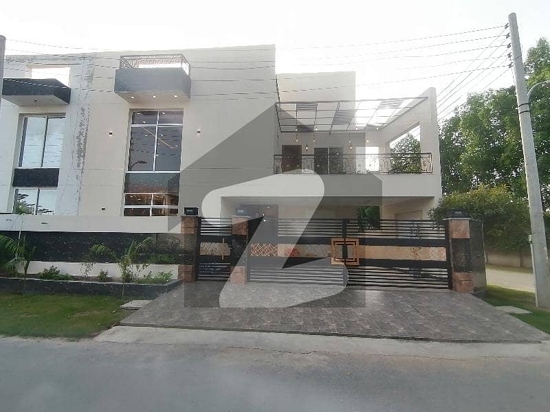 Corner A Centrally Located House Is Available For sale In Multan Corner A Centrally Located House Is Available For sale In Multan
