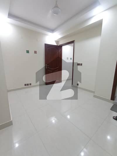 ڈیفنس ریزیڈینسی ڈی ایچ اے ڈیفینس فیز 2,ڈی ایچ اے ڈیفینس,اسلام آباد میں 1 کمرے کا 2 مرلہ فلیٹ 28.0 ہزار میں کرایہ پر دستیاب ہے۔