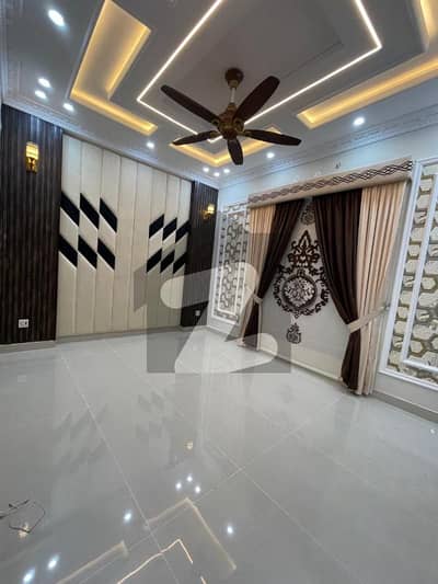 10 MARLA BRAND NEW LUXUARY FULL HOUSE FOR RENT IN TALHA BLOCK BAHRIA TOWN LAHORE