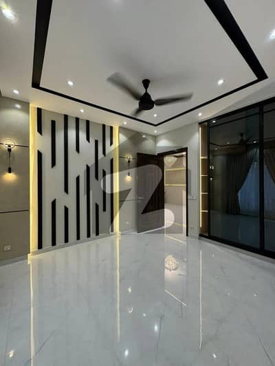 10 MARLA LIKE BRAND NEW HOUSE FOR RENT IN JASMINE BLOCK BAHRIA TOWN LAHORE