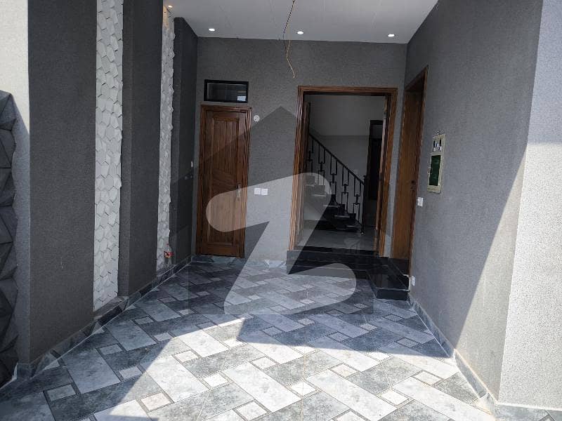 Beautiful House With Park Facing View Beautiful House With Park Facing View