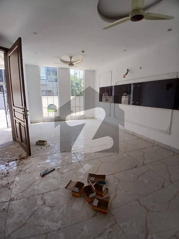 SLIGHTLY USE NEW HOUSE SLIGHTLY USE NEW HOUSE