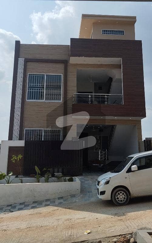 جناح گارڈنز ایف ای سی ایچ ایس,اسلام آباد میں 4 کمروں کا 5 مرلہ مکان 2.5 کروڑ میں برائے فروخت۔