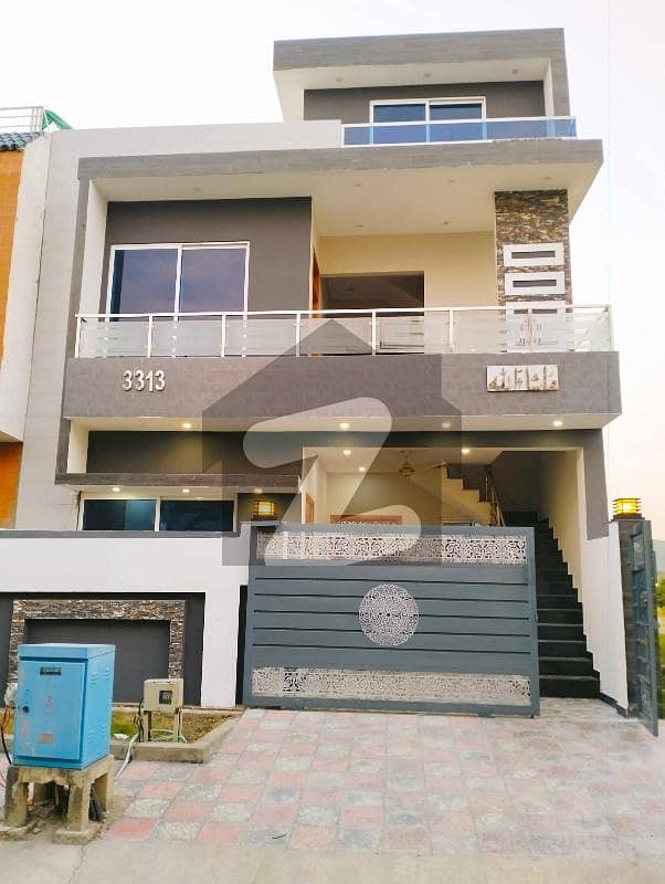 B-17 5 Marla Corner House For Sale B-17 5 Marla Corner House For Sale