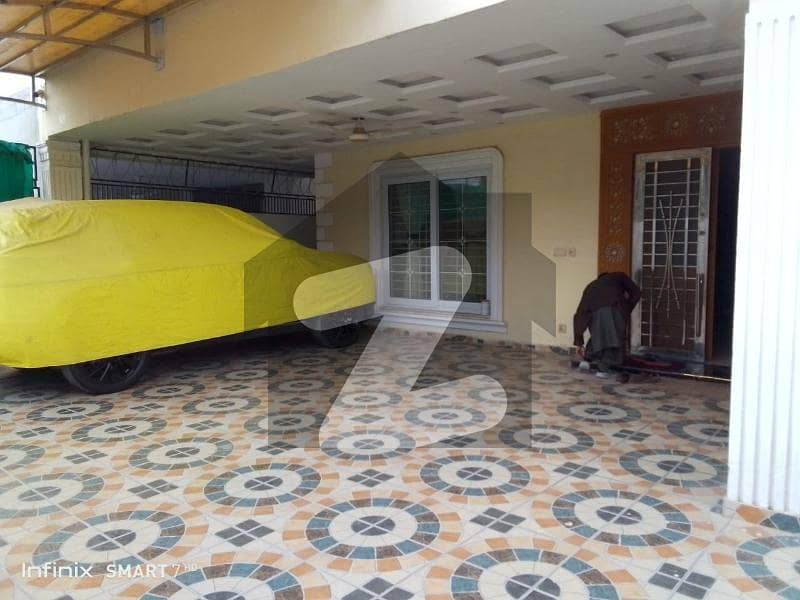 پی ایچ اے ایف آفیسرز ریزڈینسیا کوری روڈ,اسلام آباد میں 6 کمروں کا 1 کنال مکان 3.1 لاکھ میں کرایہ پر دستیاب ہے۔