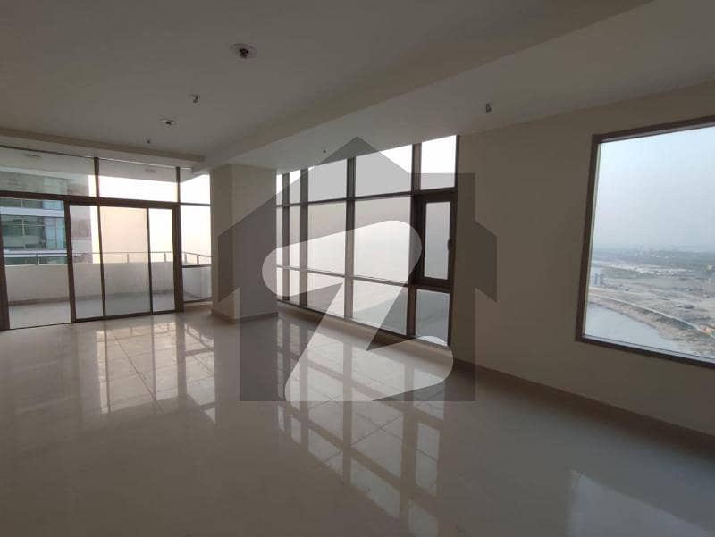 4-Beds Luxurious Apartment Available For Rent 4-Beds Luxurious Apartment Available For Rent