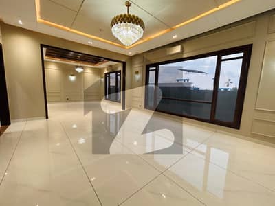 ڈی ایچ اے فیز 8 ڈی ایچ اے ڈیفینس,کراچی میں 6 کمروں کا 1 کنال مکان 22.0 کروڑ میں برائے فروخت۔