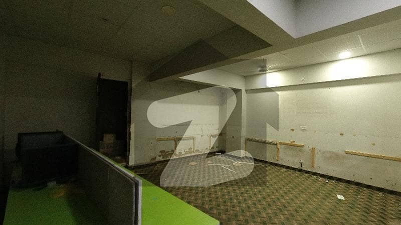 Ideal Prime Location 5500 Square Feet Office Available In Gulshan-e-Iqbal - Block 13/A, Karachi