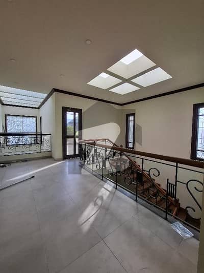 666 Yards 7 Bedrooms Luxurious Drawing Dining Spacious Lounge Modern Fittings