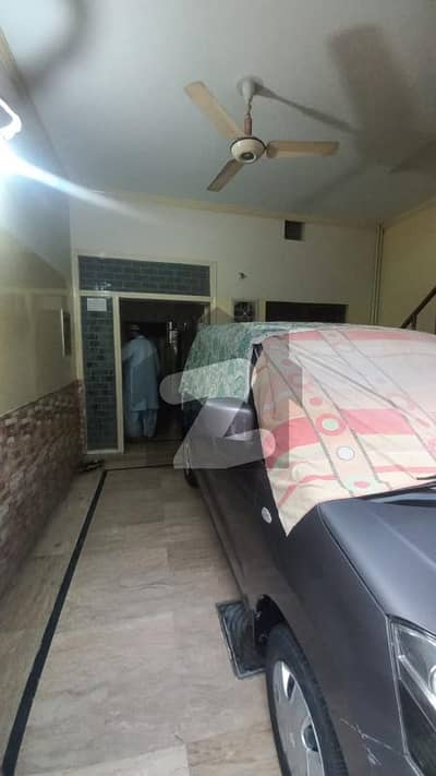کیولری گراؤنڈ لاہور میں 6 کمروں کا 5 مرلہ مکان 2.7 کروڑ میں برائے فروخت۔