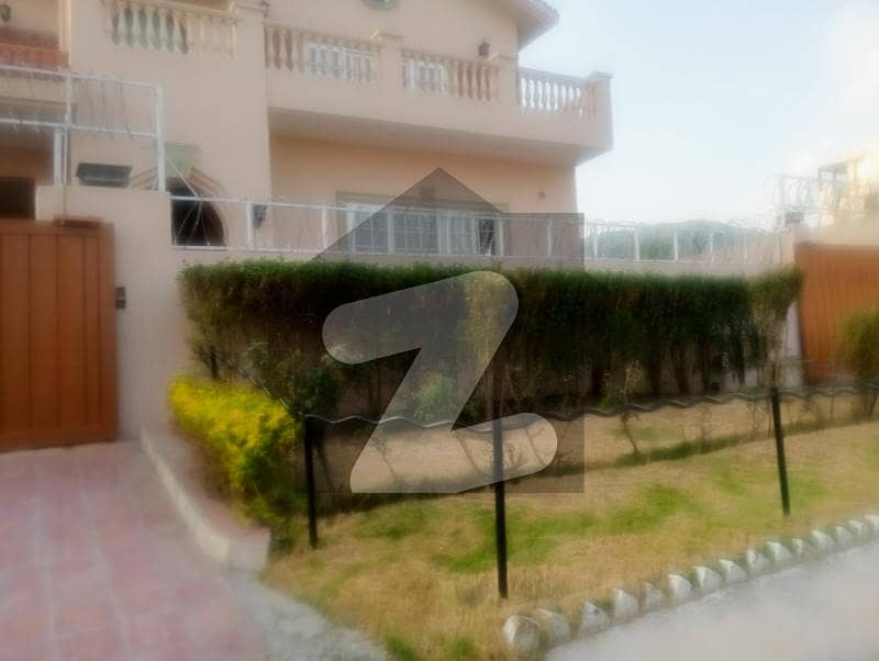 D12/3 (600) sq. yd house for sale