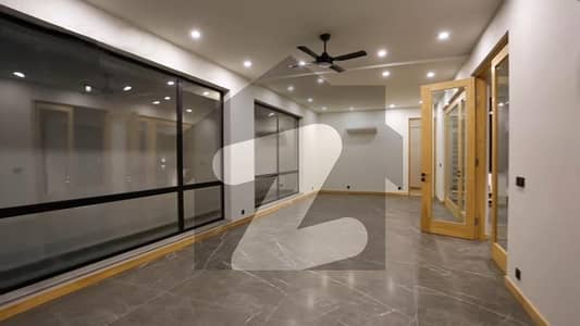 Stunning Ultra-Modern Brand New House With Swimming Pool