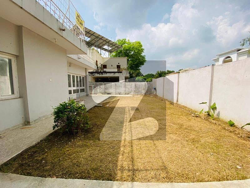 ایف ۔ 7 اسلام آباد میں 6 کمروں کا 1 کنال مکان 4.9 لاکھ میں کرایہ پر دستیاب ہے۔