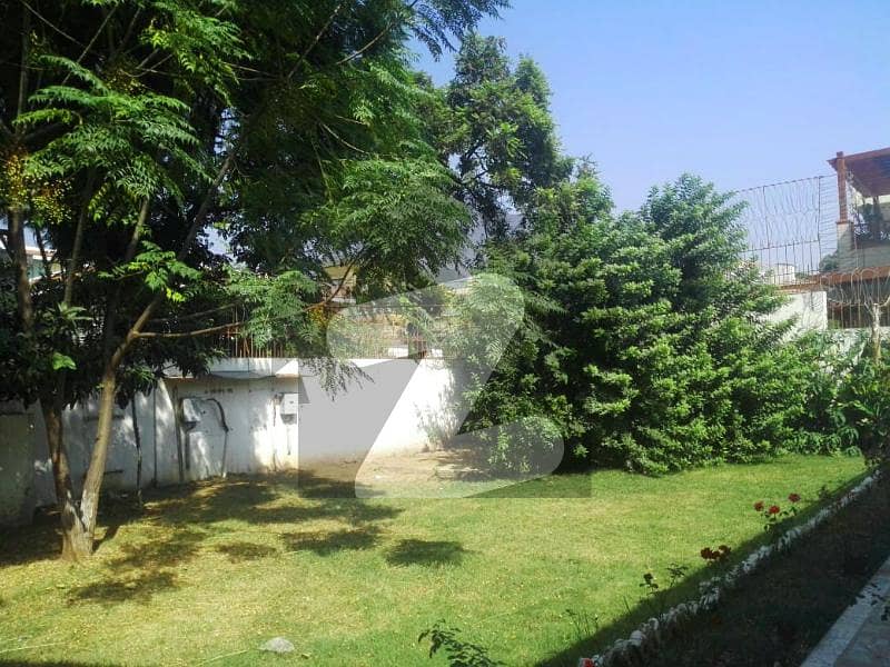 Old House Is For Sale In F-7 Islamabad