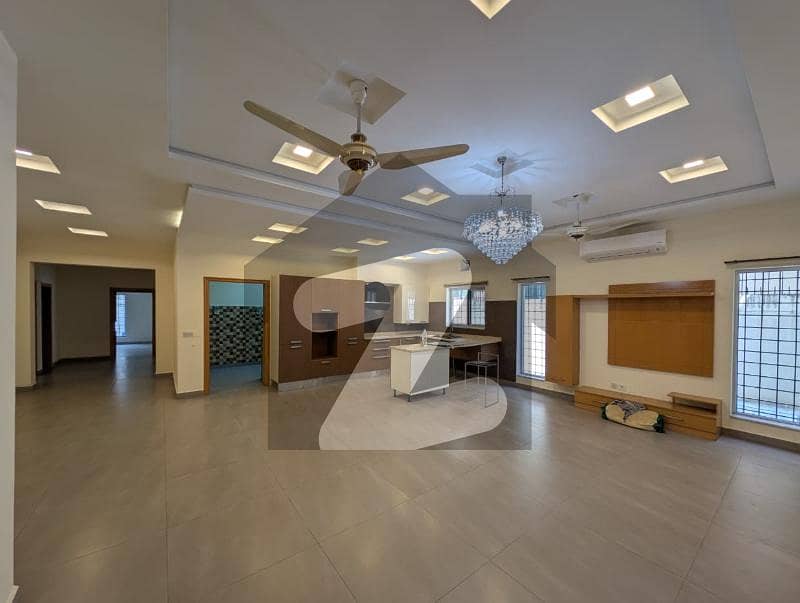 ایف ۔ 7 اسلام آباد میں 6 کمروں کا 1 کنال مکان 13.0 لاکھ میں کرایہ پر دستیاب ہے۔ ایف ۔ 7 اسلام آباد میں 6 کمروں کا 1 کنال مکان 13.0 لاکھ میں کرایہ پر دستیاب ہے۔