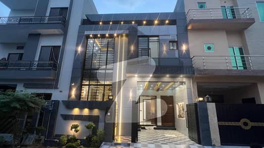 5 Marla Designer House with Sui Gas meter For Sale In A1 Block Central Park Lahore
