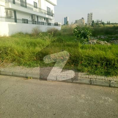 One Kanal Plot Available Near To Masjid