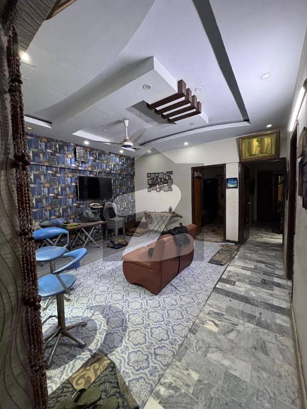 گلشن اقبال - بلاک 13-ڈی2 گلشنِ اقبال,گلشنِ اقبال ٹاؤن,کراچی میں 3 کمروں کا 6 مرلہ فلیٹ 1.35 کروڑ میں برائے فروخت۔