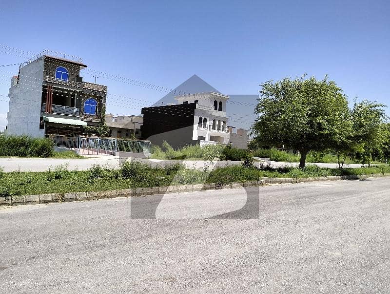 آئی ۔ 14 اسلام آباد میں 9 مرلہ رہائشی پلاٹ 2.4 کروڑ میں برائے فروخت۔