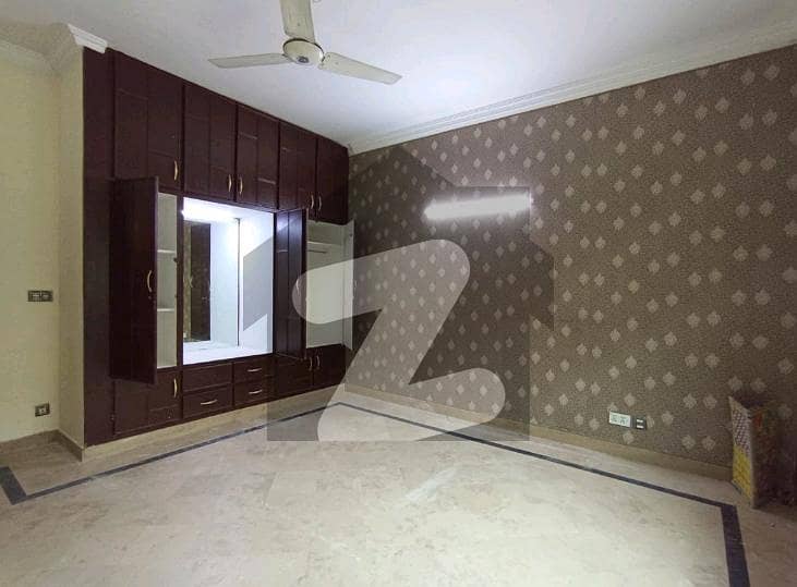 1 Kanal House In I-8/4 For rent