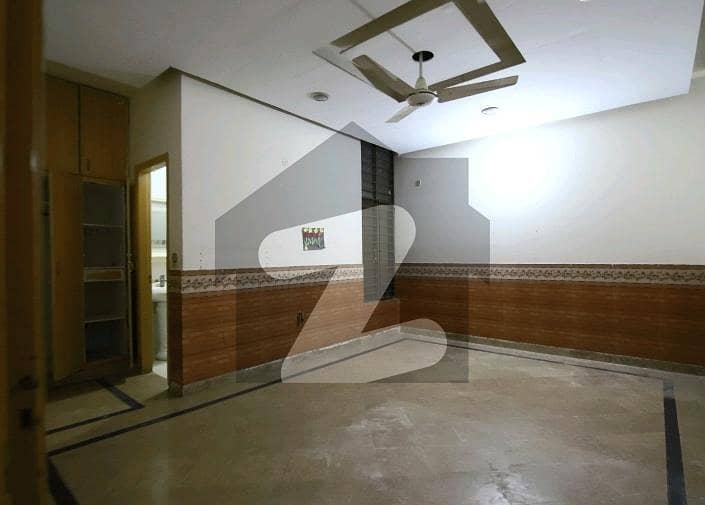 1 Kanal House In I-8/3