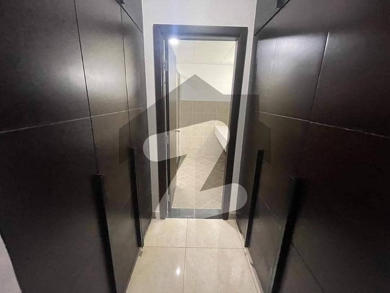 عمار پرل ٹاورز امارکریسنٹ بے,ڈی ایچ اے فیز 8,ڈی ایچ اے ڈیفینس,کراچی میں 4 کمروں کا 13 مرلہ فلیٹ 3.5 لاکھ میں کرایہ پر دستیاب ہے۔ عمار پرل ٹاورز امارکریسنٹ بے,ڈی ایچ اے فیز 8,ڈی ایچ اے ڈیفینس,کراچی میں 4 کمروں کا 13 مرلہ فلیٹ 3.5 لاکھ میں کرایہ پر دستیاب ہے۔