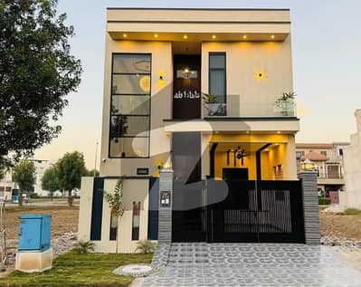 سٹی ہاؤسنگ سوسائٹی گوجرانوالہ میں 4 کمروں کا 5 مرلہ مکان 1.75 کروڑ میں برائے فروخت۔