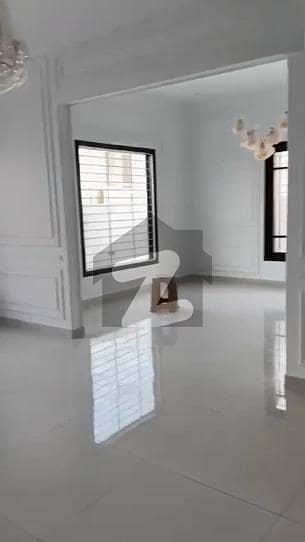 ڈی ایچ اے فیز 8 ڈی ایچ اے ڈیفینس,کراچی میں 6 کمروں کا 1 کنال مکان 13.5 کروڑ میں برائے فروخت۔