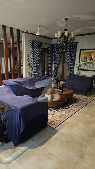 Get This Amazing Prime Location 1000 Square Yards House Available In Khayaban-E-Shahbaz