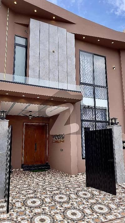سٹی ہاؤسنگ سوسائٹی گوجرانوالہ میں 4 کمروں کا 5 مرلہ مکان 2.35 کروڑ میں برائے فروخت۔