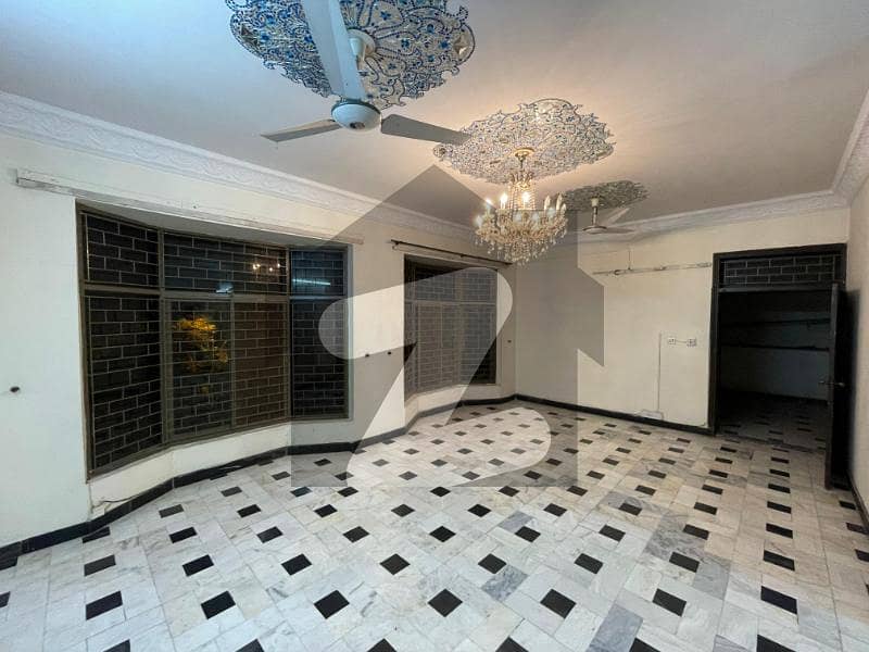35x80 Upper Portion Available On Rent Located In I-8 35x80 Upper Portion Available On Rent Located In I-8