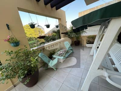 500 Yards Fully Maintained House Available For Rent