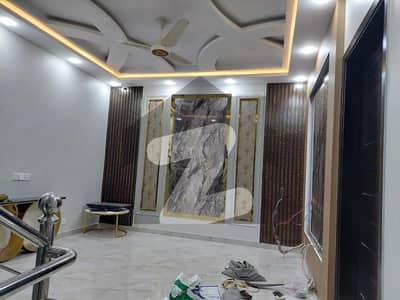 250 Square Yards Spacious House Available In Clifton - Block 5 For Sale