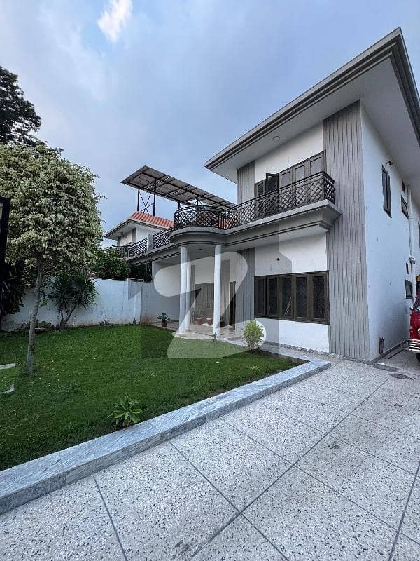1 Kanal Beautiful House For Rent In F10
