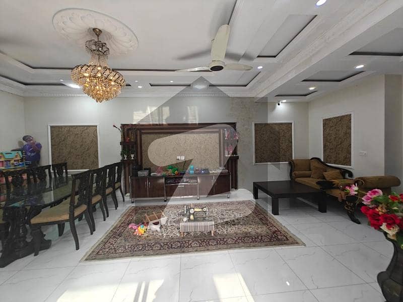 لیک سٹی میڈوز لاہور میں 5 کمروں کا 10 مرلہ مکان 3.5 کروڑ میں برائے فروخت۔ لیک سٹی میڈوز لاہور میں 5 کمروں کا 10 مرلہ مکان 3.5 کروڑ میں برائے فروخت۔