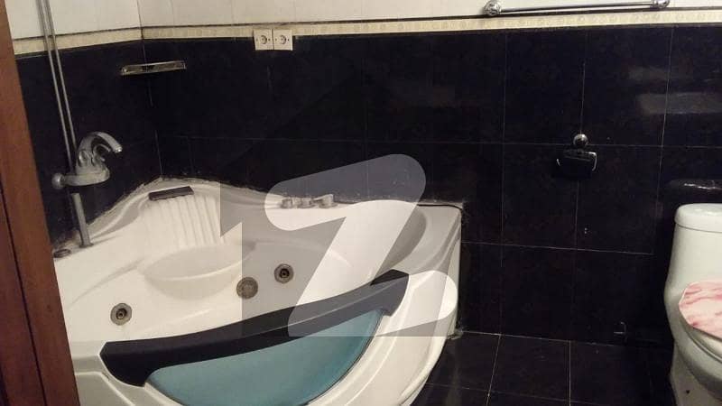 ایف ۔ 6 اسلام آباد میں 2 کمروں کا 18 مرلہ بالائی پورشن 2.25 لاکھ میں کرایہ پر دستیاب ہے۔