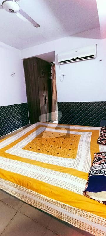 بی