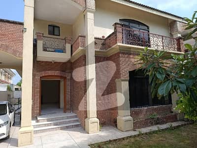 F11 EXCELLENT LOWER PORTION 4BEDS 666 SQ Yd TILED FLOOR PARKING 3 CARS BEAUTIFUL LOCATION.